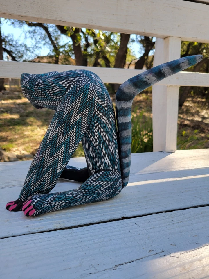 Oaxacan Folk Art Alebrije Wood Carving Cat - Image 4 of 4