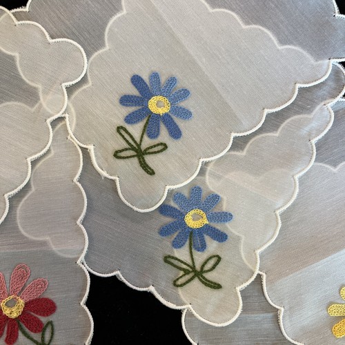 Handkerchiefs Vintage Ladies Embroidered Flowers Set of 6 Unused Switzerland Sm - Picture 3 of 6