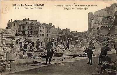 CPA VERDUN - Les Ruines Rue Neuve et Quai de la République (432681)