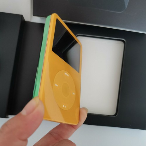 Apple iPod Video 5th Gen U2 Special Edition(128/256/512GB/1TB/2TB)All Colors - Afbeelding 7 van 15