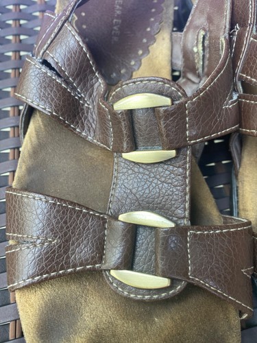 Wear Ever Sz 8 Women's faux leather Comfort Sandals - Picture 4 of 6