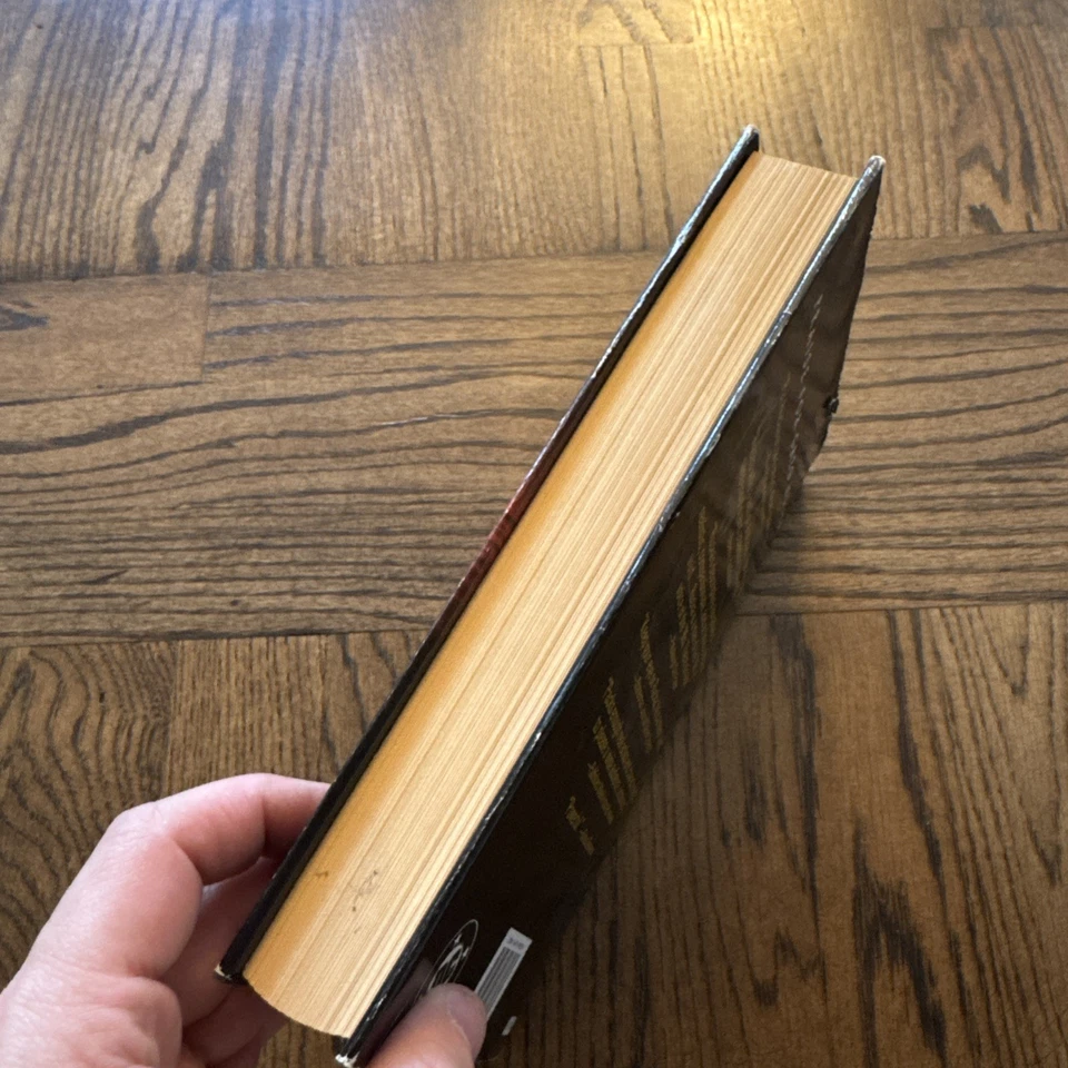 Batman: No Man's Land (hardcover) By Greg Rucka 2000 1st Edition 1st Print Book - Image 4 of 4