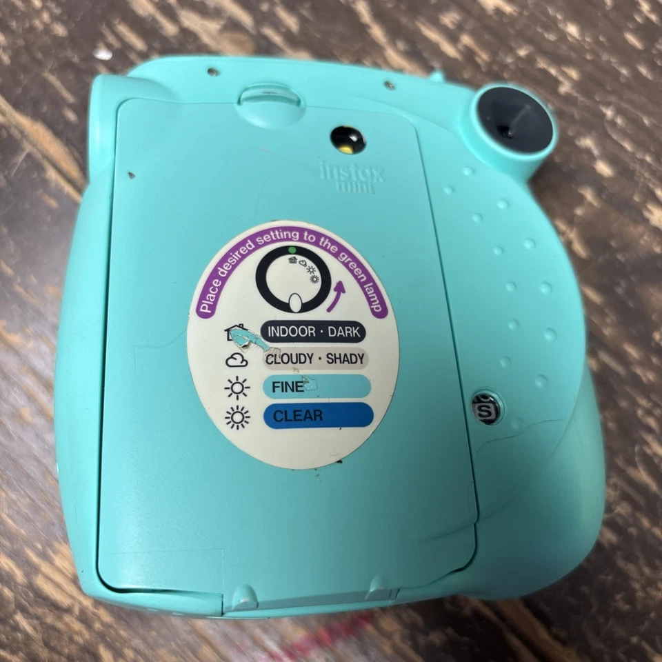 Cámara instantánea Fujifilm Instax Mini 9 con estuche Foto 2 de 3