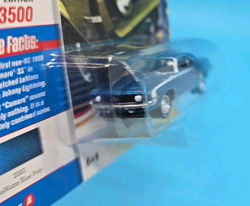 Johnny Lightning 1969 Chevrolet Camaro SS 1:64 ** 50 YEARS / MUSCLE CARS USA - Imagen 6 de 20