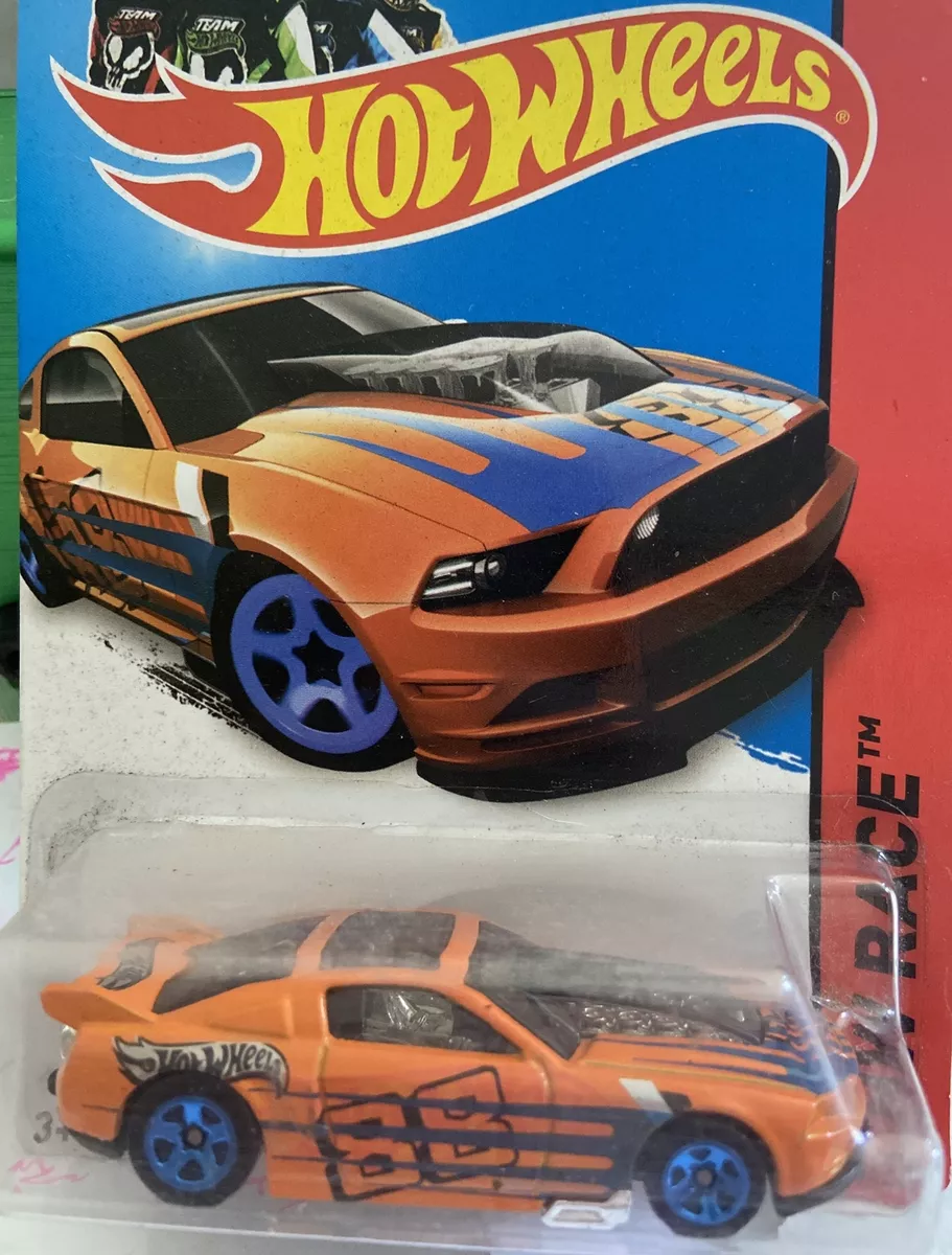 Hot wheels 13 ford mustang gt hotsell