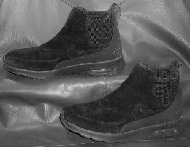 Size 7 - Nike Air Max Thea Mid Black 