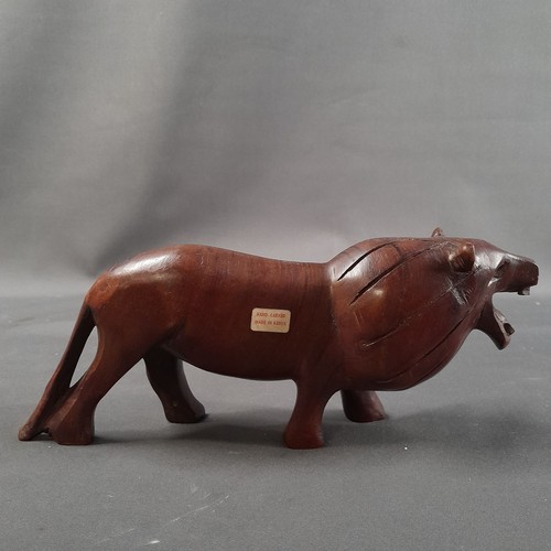 FIGURA DE LEÓN TALLADA A MANO EN MADERA. KENYA, MEDIADOS S. XX. - Picture 4 of 4