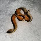 A Danecraft Rippled Ribbon Brooch Pin Vintage Gold Tone Costume Jewelry