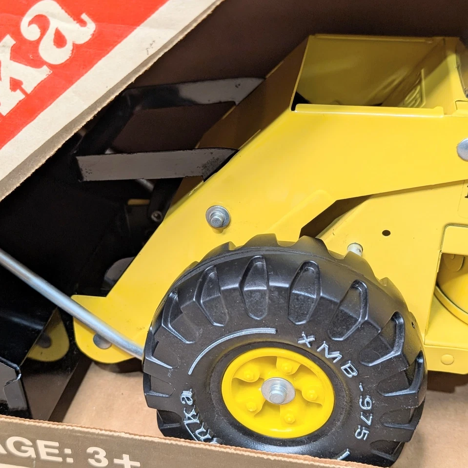 Mighty Tonka Loader Model 3920 XMB-975 Pressed Steel Circa 1970's NIB New - Image 2 of 4