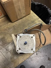 NEW NO BOX AMP 83-135 STEPPER MOTOR 5034-233