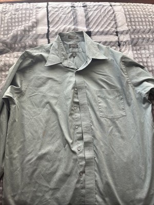 Arrow long-sleeve button-up shirt in a light olive green Size L Mens