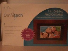 Omnitech 7" Digital Photo Frame Cherry Wood With Black Matte Inset 128MB memory
