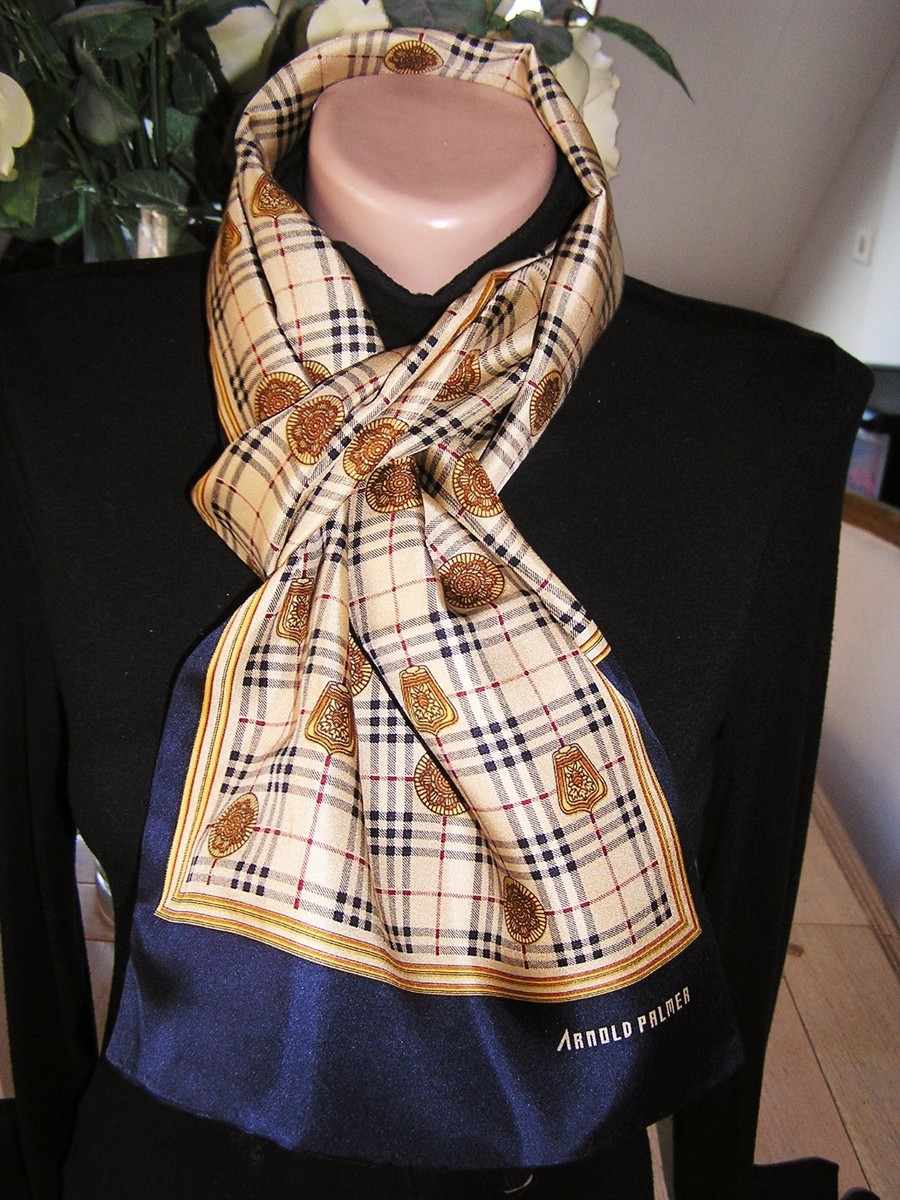 Foulard En Soie 100% Arnold Palmer - Modèle Carré - Couleur Beige - Accessoire Élégant Occasion