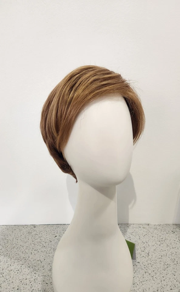 Peluca Pixie Asimétrica Corta Encaje Frontal Jett by ESTETICA Designs R30/28/26 Foto 2 de 4