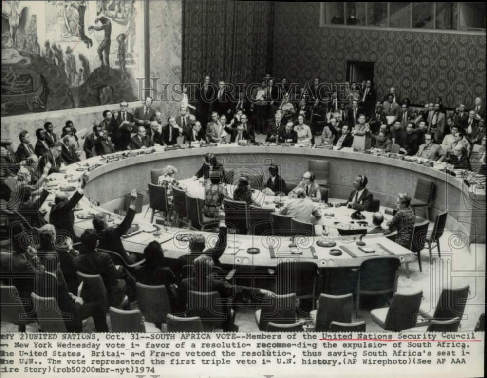 1974 Press Photo New York's United Nations Security Council members voting.