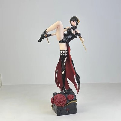 35 cm Spy x Family Yor Forger Figur   Combat Ver.   Anime Statue   Desktop-Deko