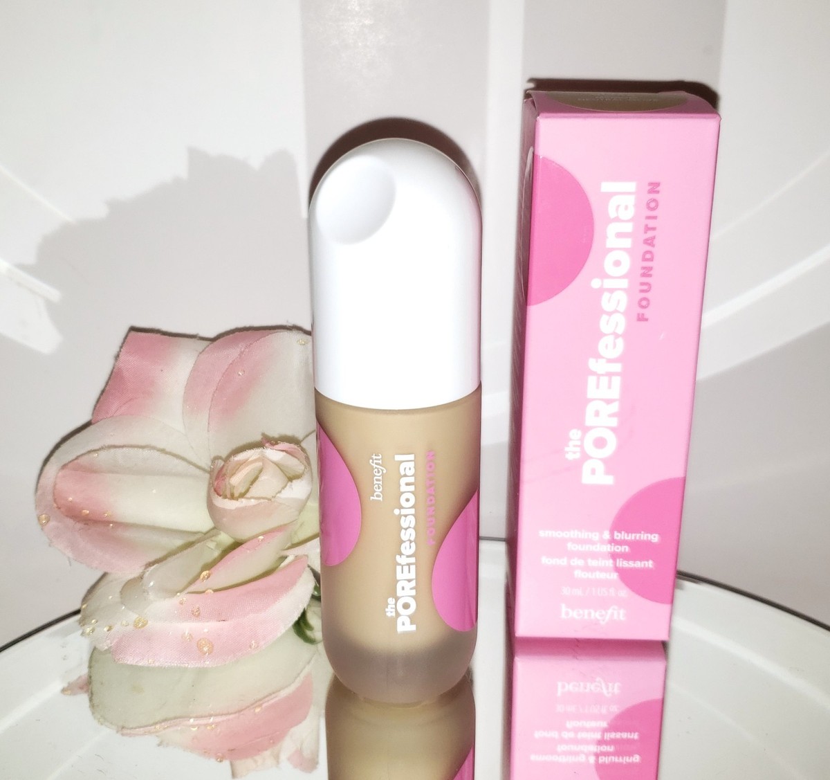 Benefit The POREfessional Smoothing & Blurring Liquid Foundation