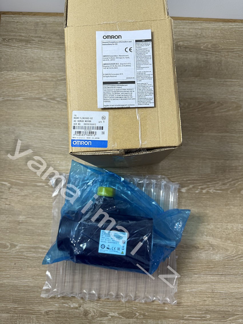 1pc New Omron R88M-1L2K030C-S2 Servo motor Fast Ship US Free TAX