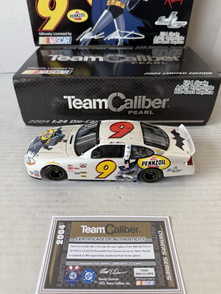 Team Caliber Pearl 1:24 Mark Martin #9 Batman Justice League - Image 2 of 4