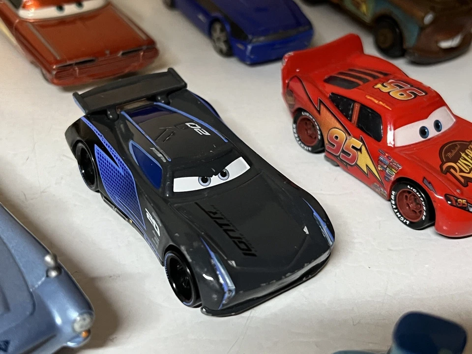 Disney Cars Diecast Lote De 9 Finn McQueen Ramone Greta Guido Rod Torque Storm Foto 3 de 4