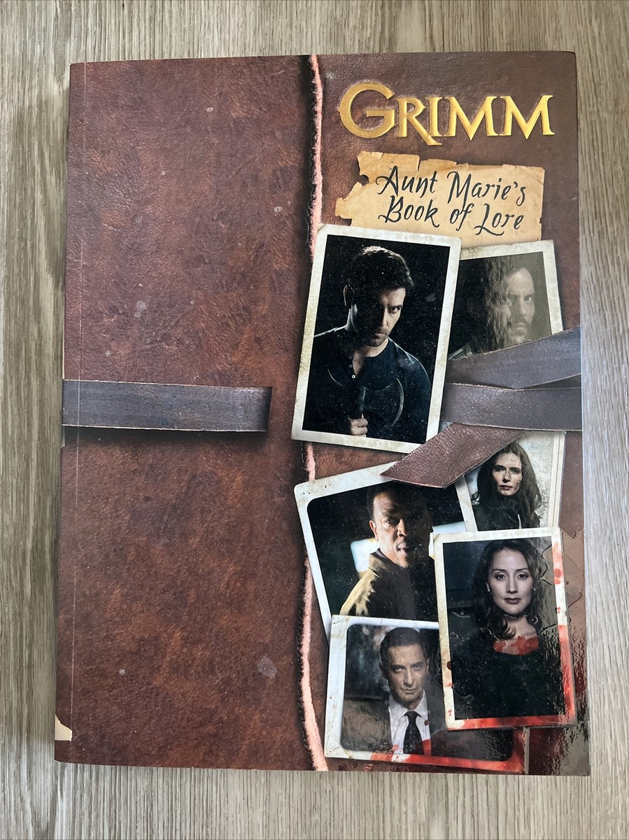 Grimm : Aunt Marie's Book of Lore　グリム Grimm: Aunt Marie's Book of Lore by Titan Books (2013, Trade