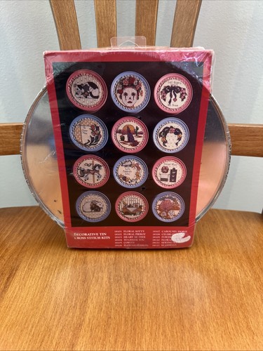 What's New Inc Christmas Cross Stitch Kit Joy Wreath Tin New Vintage #028104 - Picture 2 of 2