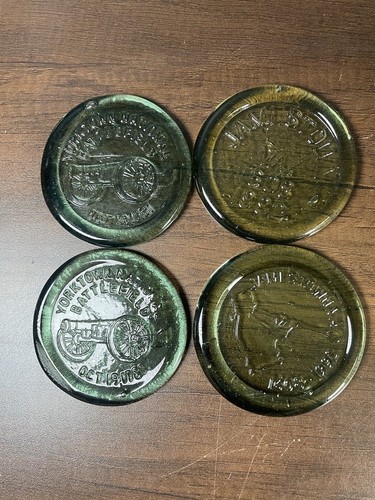 Vintage 4er Set Jamestown Yorktown grün geblasenes Glas Briefbeschwerer Untersetzer
