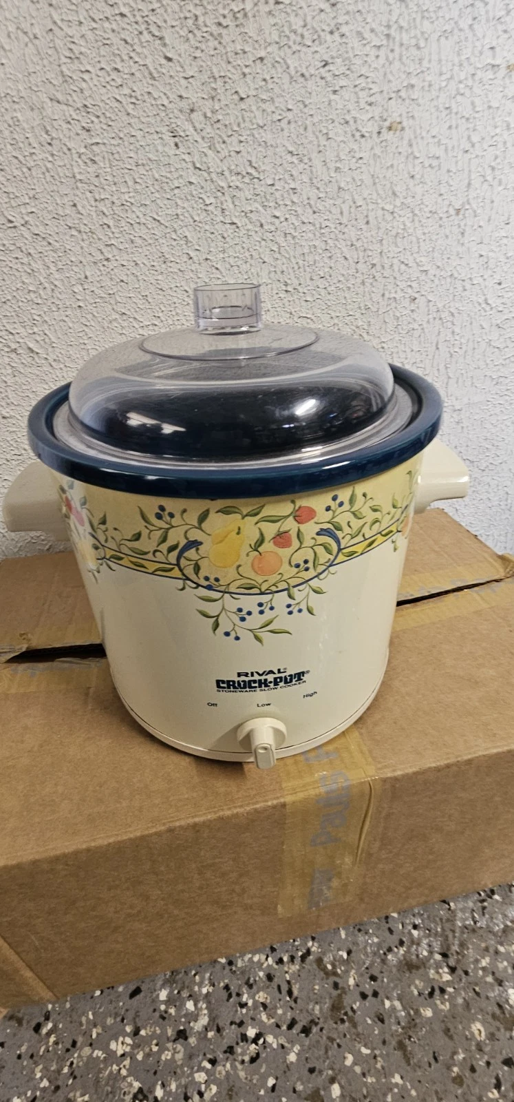 Rival Crock Pot Stoneware Slow Cooker 3.5 qt with Lid Fruit Vines Vintage 3100