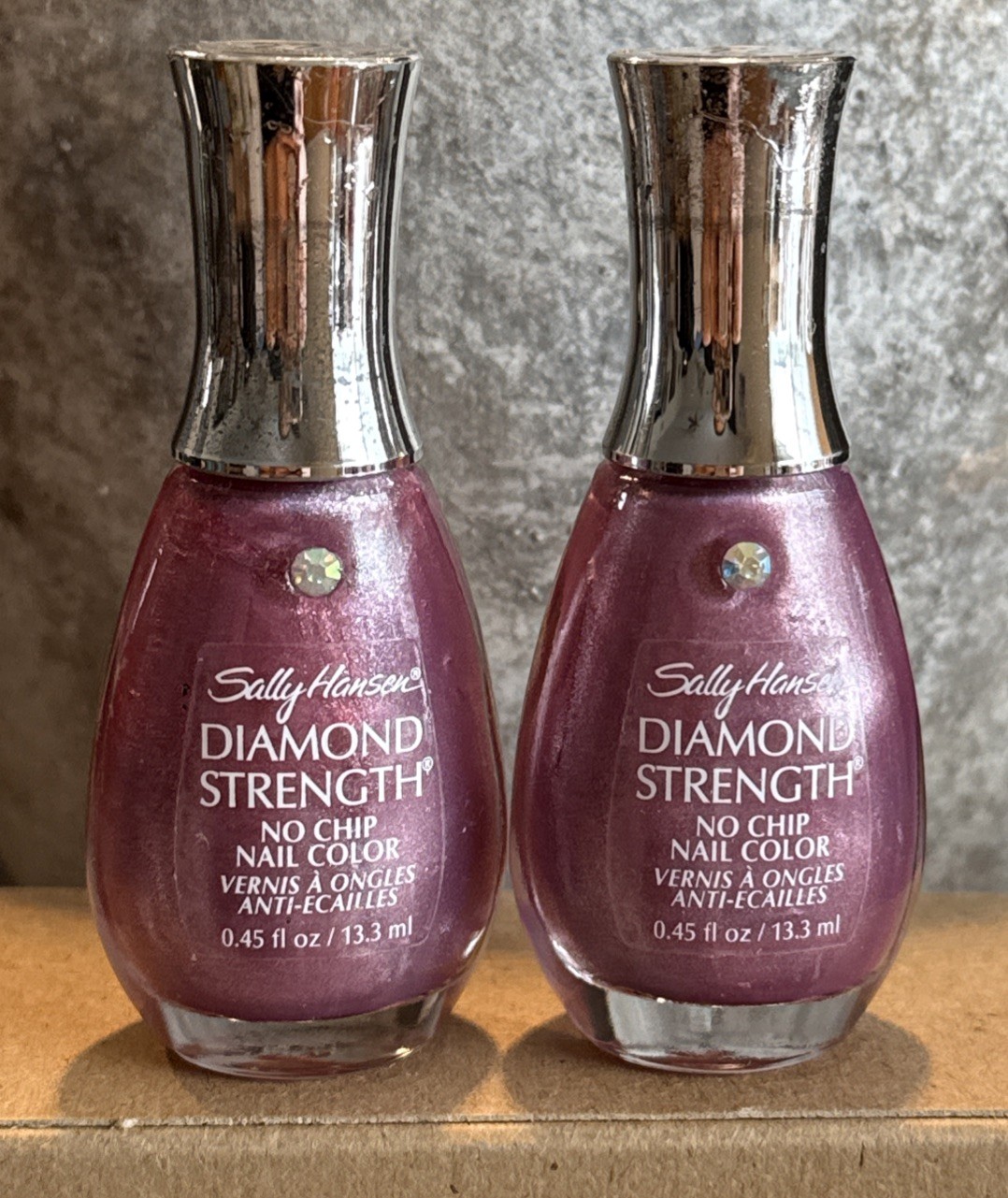 (2)Sally Hansen Diamond Strength Nail Polish 22 FOREVER LILAC (Caps have damage)