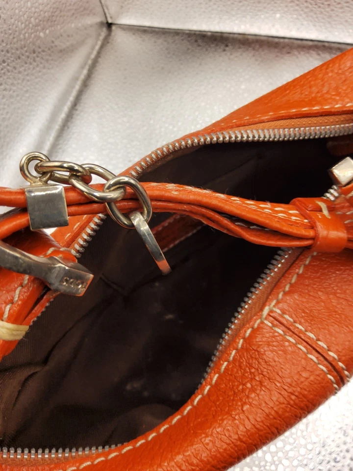 Bolsa de mão Tods feminina ombro hobo couro vermelho usada - Imagem 2 de 4