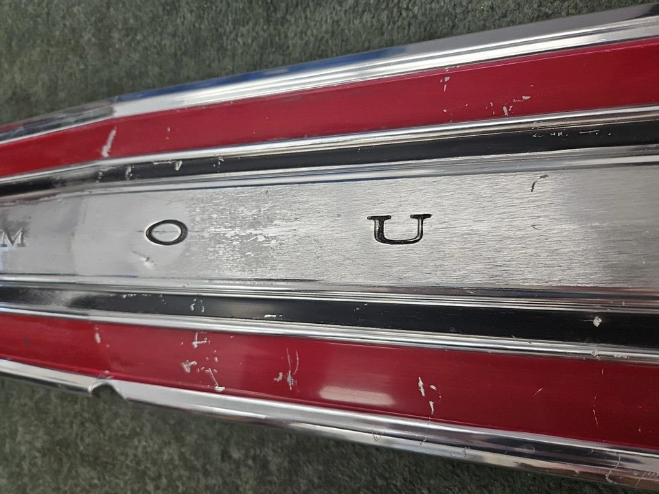 Plymouth Road Runner 1968 cubierta lateral trasera acabado panel de ajuste 2842872 nuevo de stock Foto 4 de 4