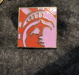 Vintage Metal Statue of Liberty Head Pin Red Pink Enamel