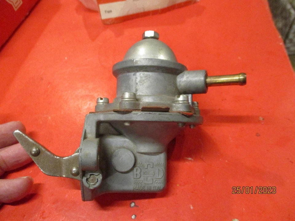 RENAULT R16 1968-72--ALPINE 1966-67 --FORKLIFTS-- NEW FUEL PUMP- - Image 4 of 4