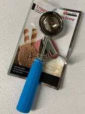NEW Good Living Ice Cream Scoop With Trigger Lever and Comfort Grip Handle BLUE