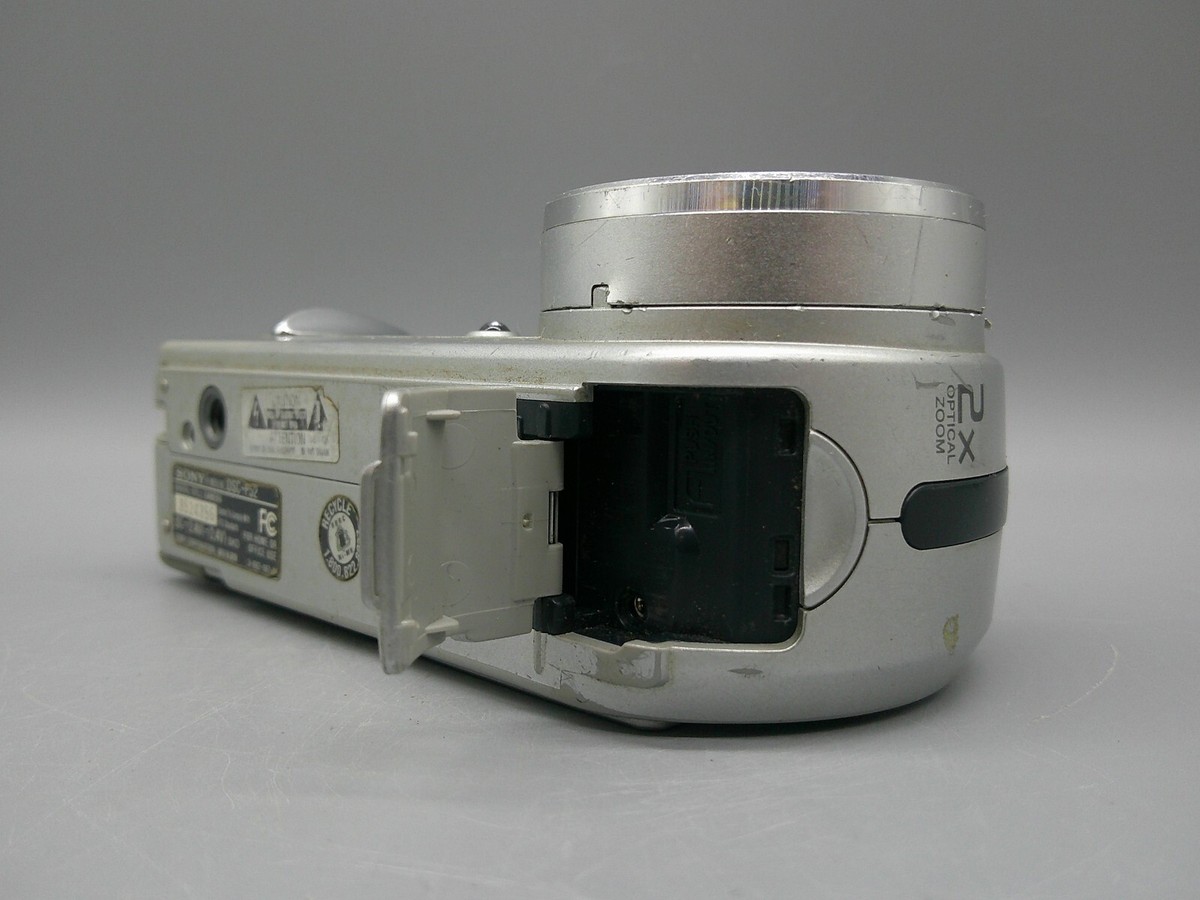 Sony Cyber Shot Digital Camera 3.2 Mega Pixels MPEG Movie VX DSC
