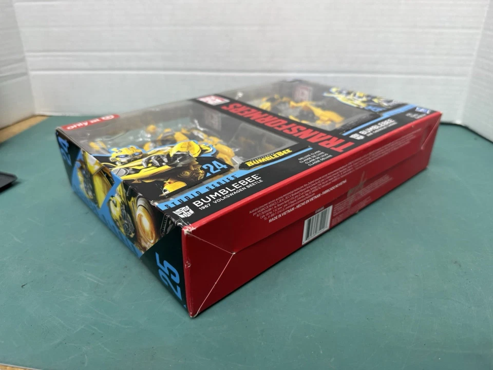 Hasbro E4688 Transformers Studio Series 24 & 25 Deluxe Class Bumblebee Pack of 2 - Image 4 of 4