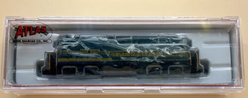 NIB N ATLAS GP-9 Ph. 2 Locomotive Custom-Painted Maine Central #569 Pine Green - Picture 8 of 8