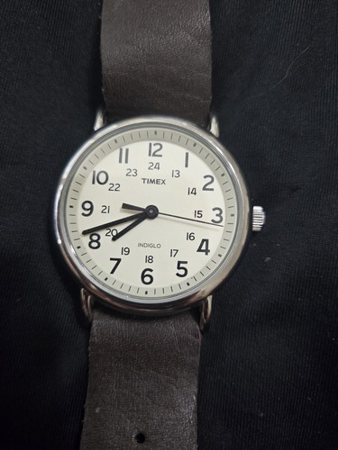 Timex weekender watch mens With Leather Strap WR 30 M - Picture 7 of 9