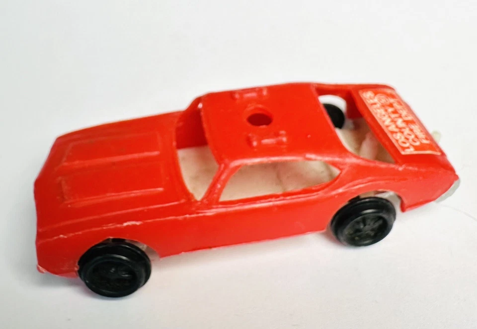 Vintage Unbranded Red Oldsmobile 442 Cutlass Plastic Model Car Like Fire Chief - Image 2 of 4