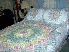 King/Queen Spring Dahlia Quilt  Shams 90x100