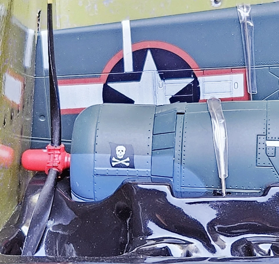 ULTIMATE SOLDIER WWII F4U CORSAIR "BIG HOG" ESCALA 1:32 Foto 2 de 4