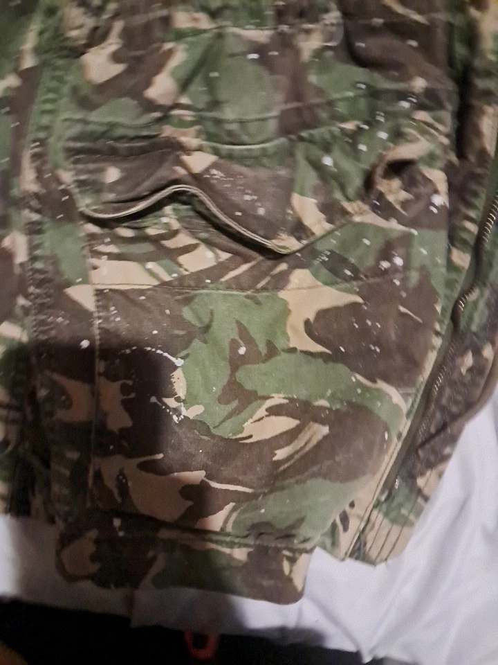 CHAQUETA PARKA SUPERDRY ROOKIE SPLATTER CAMUFLAJE SPLATTER PARA HOMBRE TALLA 2XL Foto 2 de 4