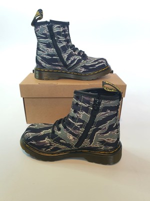 dr martens 1460 camo