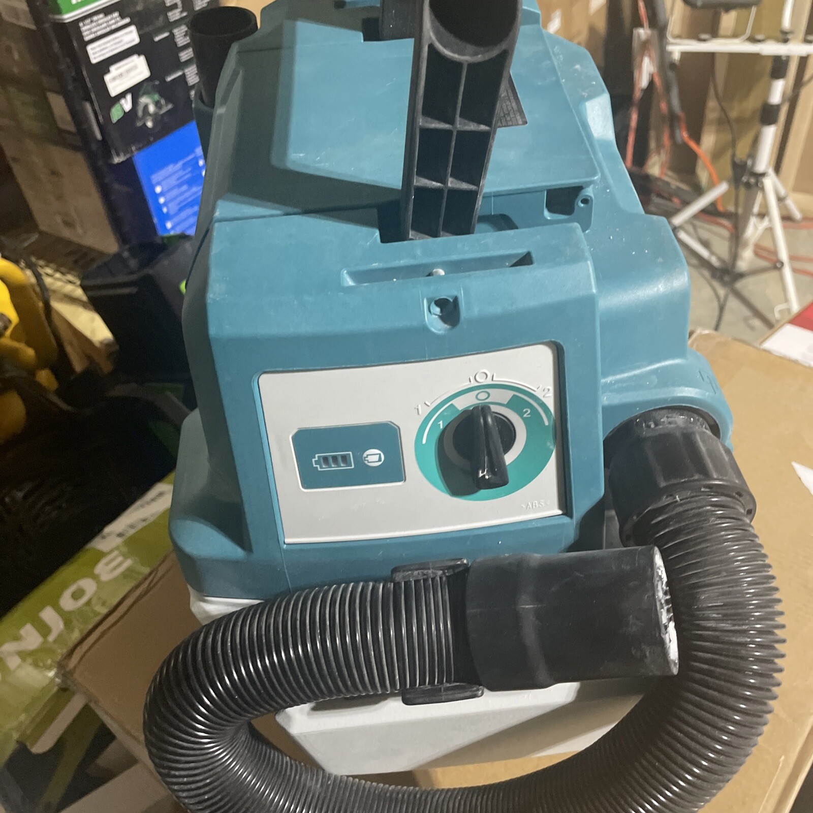 Makita XCV11Z 18V LXT LithiumIon Brushless Cordless Vacuum Cleaner