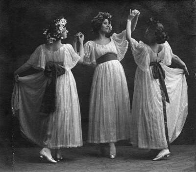 Modern dance Austrian sisters Grete Berta and Else Wiesenthal - 1910 Old Photo
