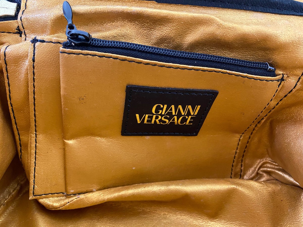 【GIANNI VERSACE】 バニティ　パーティーバッグ　ゴールド金具 GIANNI VERSACE】 バニティ パーティーバッグ ゴールド金具