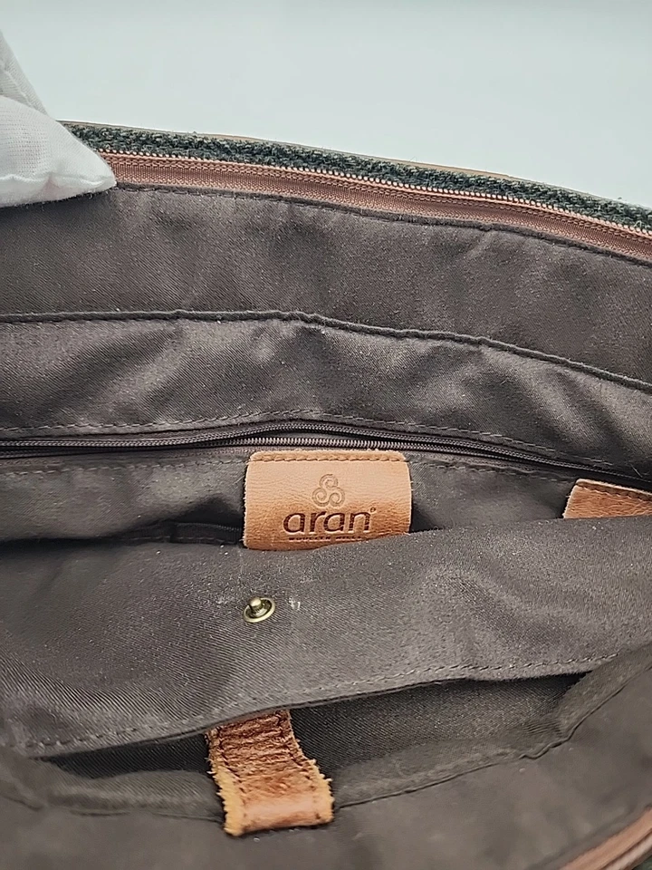 Aran Woollen Mills Green Herringbone Tweed Wool & Leather Purse Tote Bag - Image 4 of 4