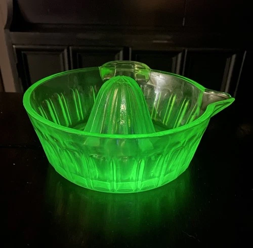 Vintage Vaseline Uranium Glass Large 6.5" Citrus Juicer Reamer Depression Era