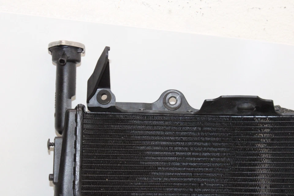 2010 BMW S1000RR OEM РАДИАТОР ДВИГАТЕЛЯ РАДИАТОР ОХЛАЖДЕНИЯ РАДИАТОР - Изображение 2 из 4