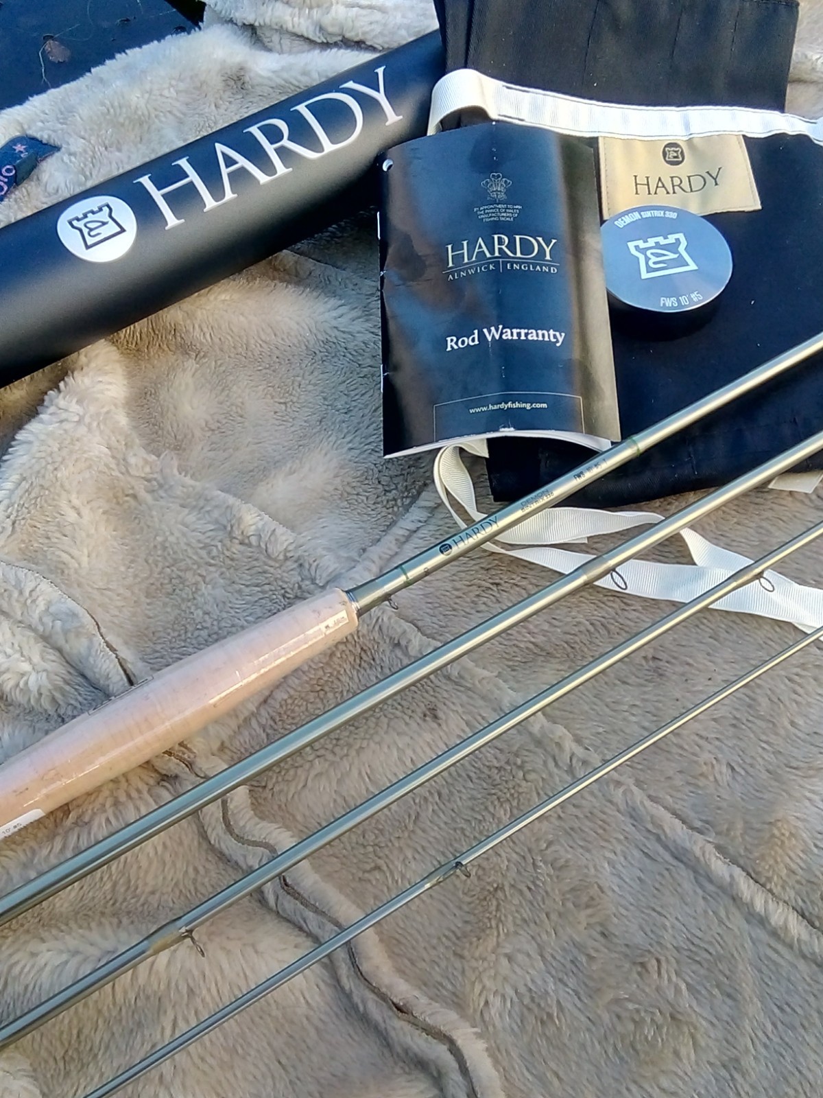 Hardy DEMON 9' sintrix 330 FWS 5 peso Rod. NUOVO prezzo di sconto. Hardy DEMON 9' sintrix 330 FWS 5 peso Rod. NUOVO prezzo di sconto.